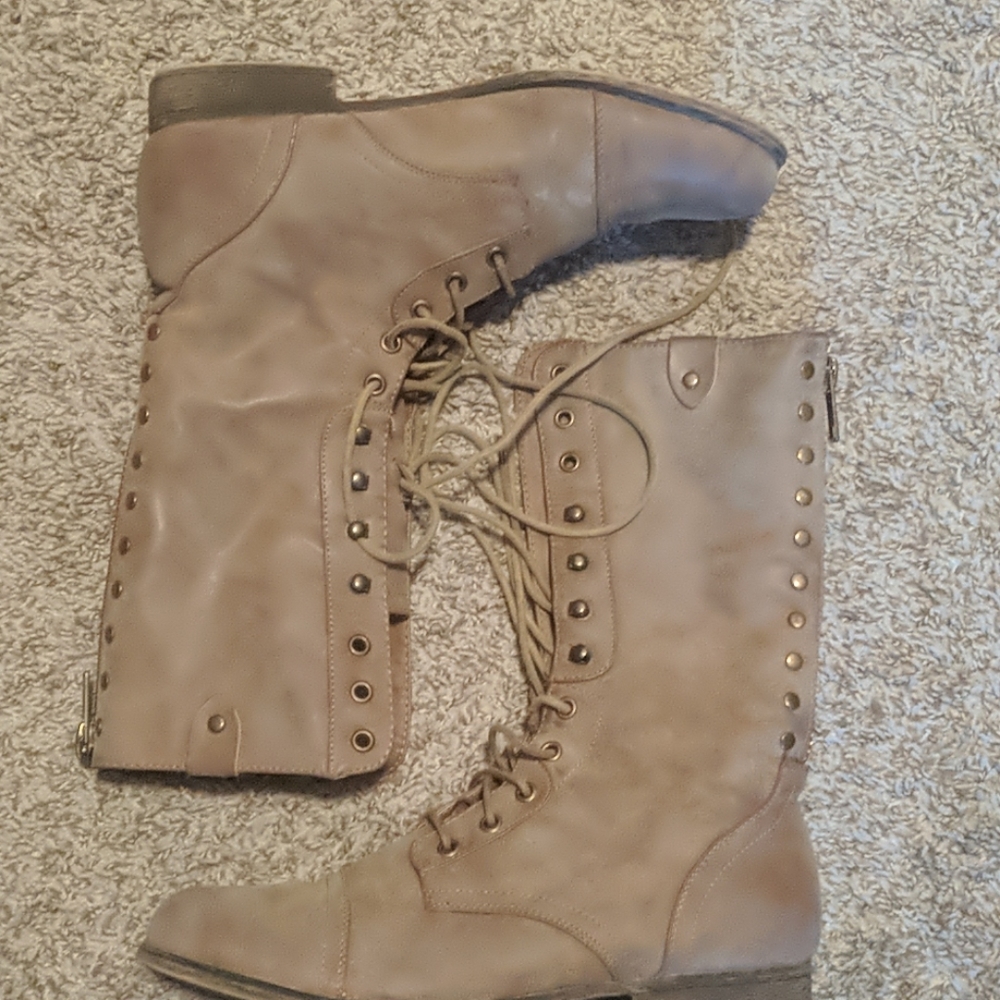 Midcalf lace up boots